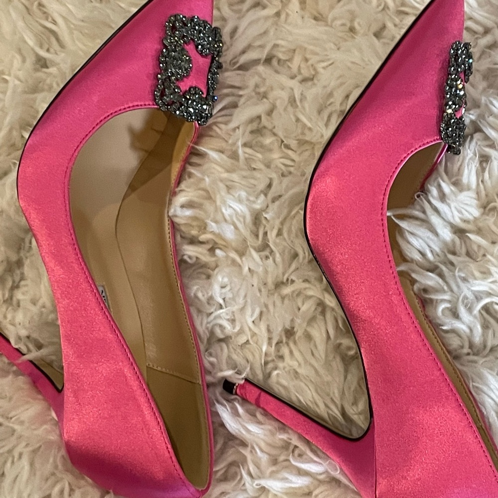 Brand new Hangsi Satin Crystal-Buckle Pumps